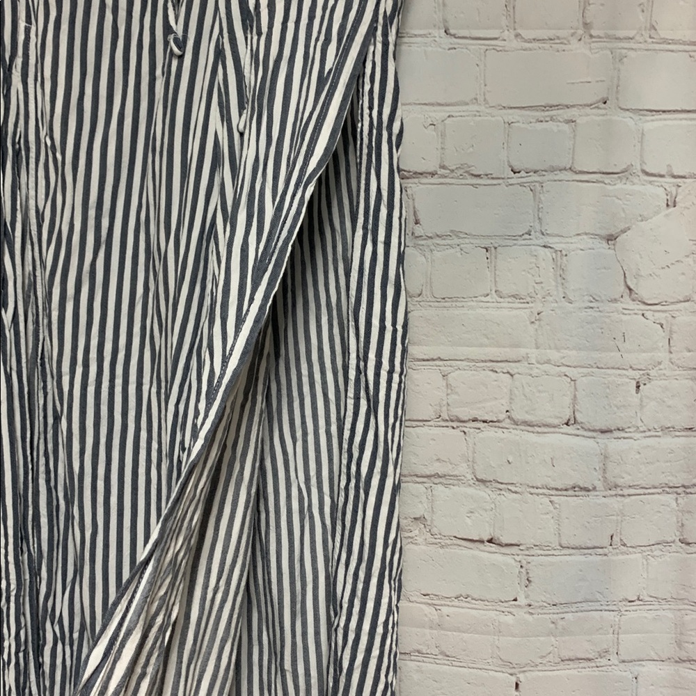 Onia White and Navy Vertical Stripe Linen Shorts - Picture 6 of 7